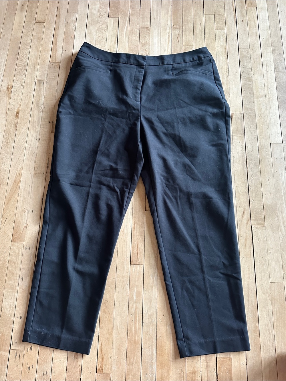 Women's Black Straight-Leg Capri Dress Pants